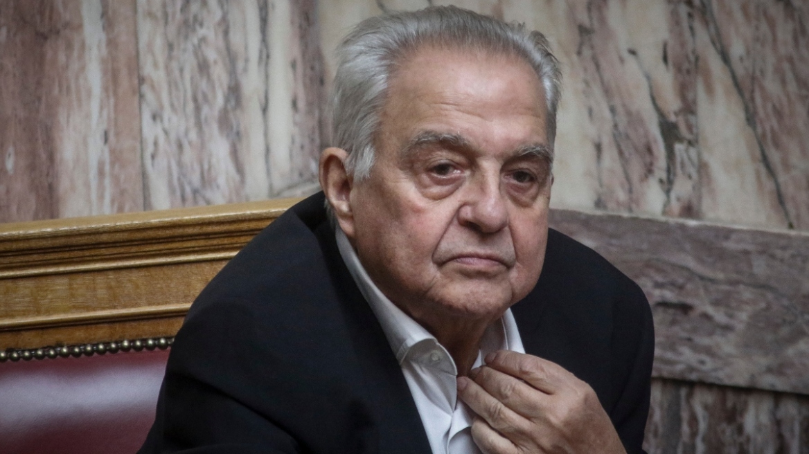 Κηδεία Αλέκου Φλαμπουράρη: Η επιθυμία της οικογένειας αντί στεφάνου 