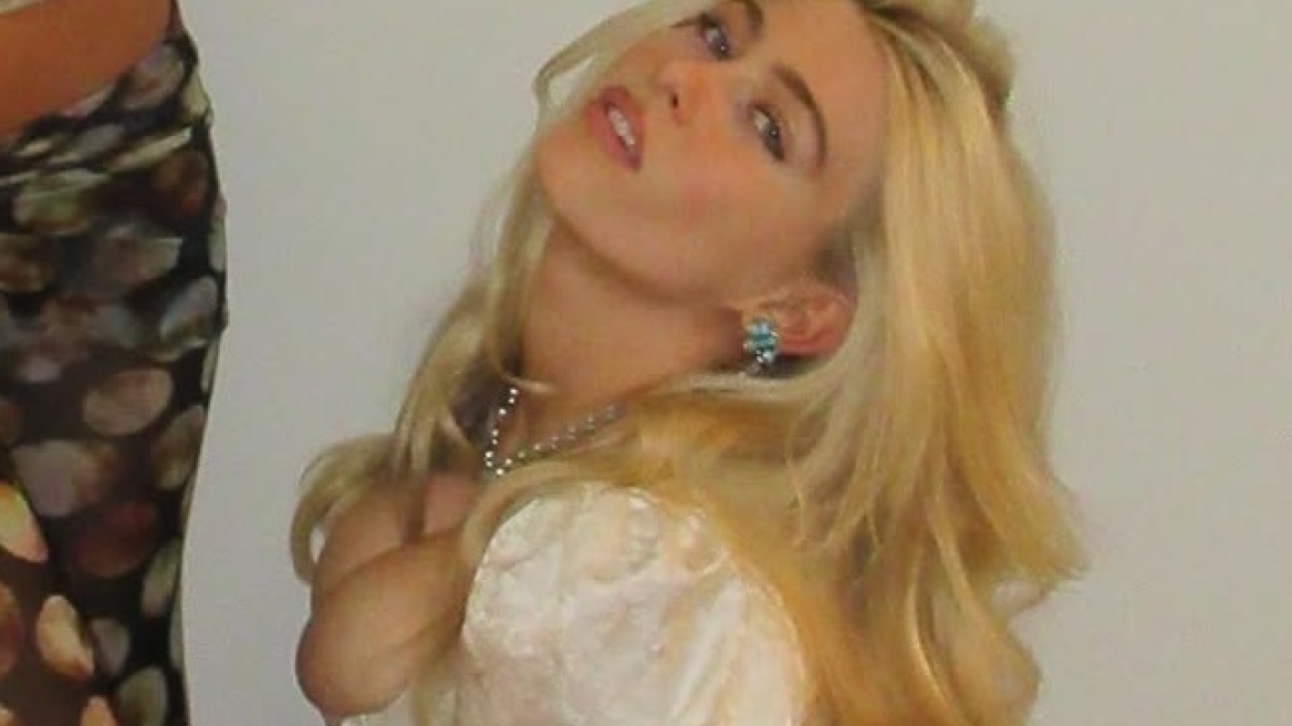 Με ασφυκτικό κορσέ η 21χρονη κόρη της Κλόντια Σίφερ - «Είσαι φτυστή η μητέρα σου», γράφουν