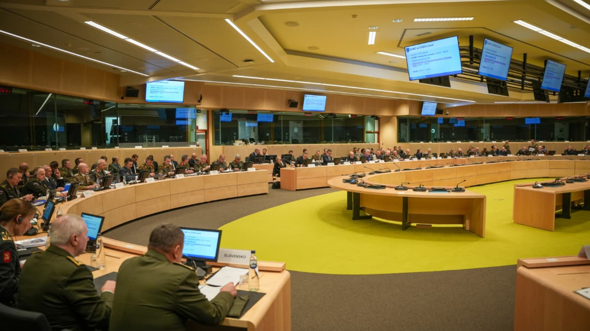 Συνεδρίασε η Στρατιωτική Επιτροπή της ΕΕ: Επί τάπητος η ευρωπαϊκή άμυνα και οι επιχειρησιακές δυνατότητες της Ένωσης