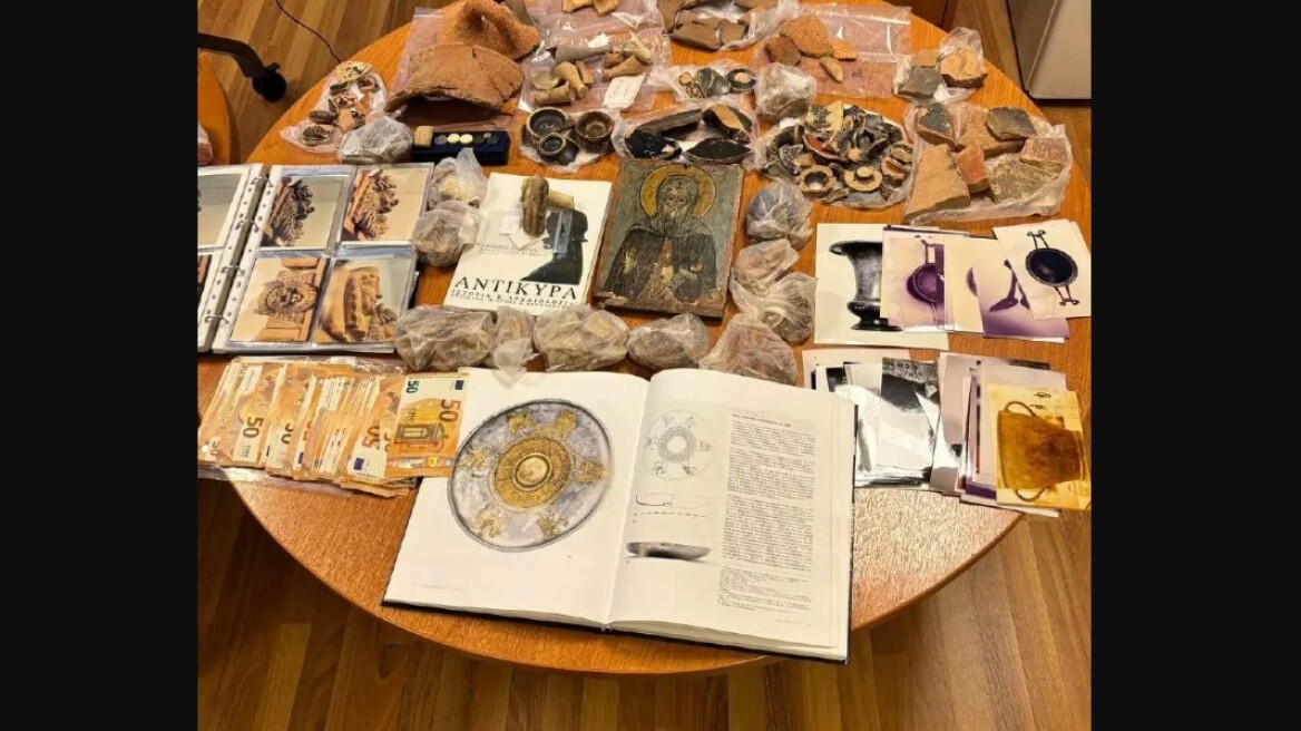 Εξάρθρωση μεγάλου διεθνούς δικτύου αρχαιοκαπηλίας από την Europol - Συνελήφθη 60χρονος Έλληνας με εκατοντάδες αρχαία αντικείμενα στην κατοχή του