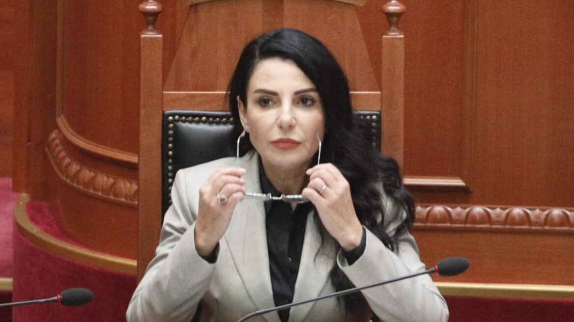 Αλβανία: Δικαστήριο αποπέμπει την αναπληρώτρια πρωθυπουργό λόγω κατηγοριών για διαφθορά
