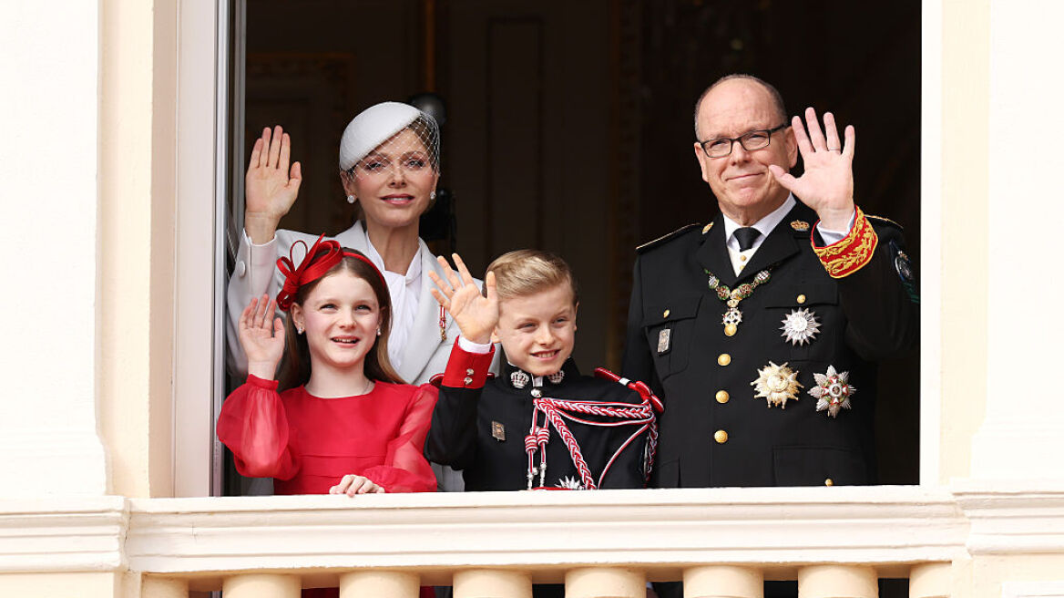 Πριγκίπισσα Σαρλίν και Πρίγκιπας Αλβέρτος: Η εμφάνιση με τα δίδυμα παιδιά τους και η βραδινή τους έξοδος (έξοδος)