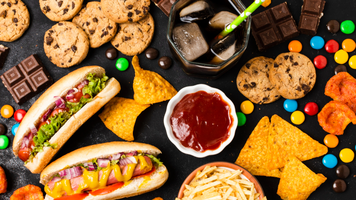 Τα υπερ-επεξεργασμένα τρόφιμα συνδέονται με βλάβες σε όλα τα βασικά όργανα του ανθρώπινου σώματος
