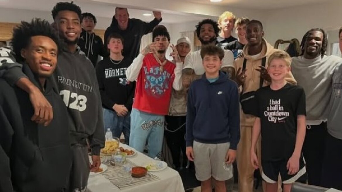 NBA: Ο ρούκι Κον Κνίπελ πήγε όλη την ομάδα των Χόρνετς για δείπνο στο σπίτι του και έφερε 2000 φίλους του στον αγώνα με το Μιλγουόκι