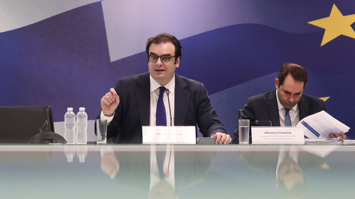 Δημοσιονομικές παρεμβάσεις 2,9 δισ. ευρώ για το 2026 προβλέπει ο προϋπολογισμός - Τα μέτρα για ενίσχυση των εισοδημάτων