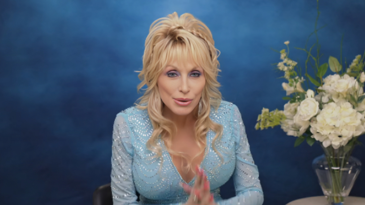 Ντόλι Πάρτον: Αντιμετωπίζω μερικές προκλήσεις με την υγεία μου, οι γιατροί μου είπαν να ξεκουραστώ
