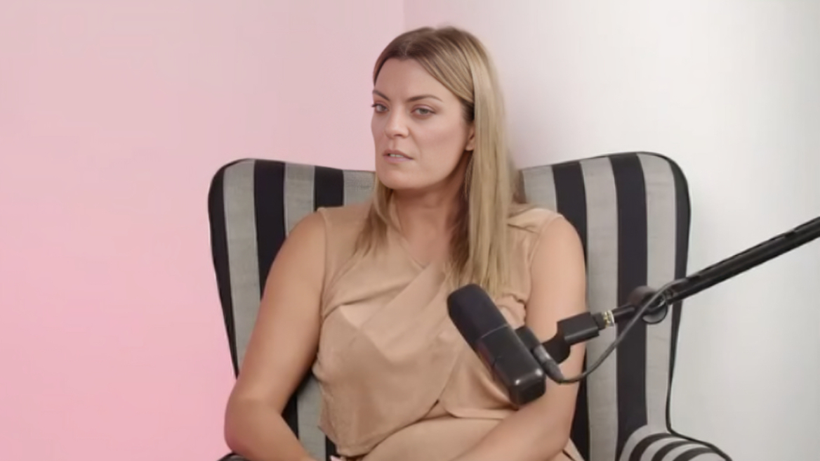 Χριστίνα Βραχάλη: Η πρώτη μου κρίση πανικού ήταν στο δελτίο ειδήσεων, έπρεπε να ανακοινώσω τον θάνατο μιας συμμαθήτριάς μου
