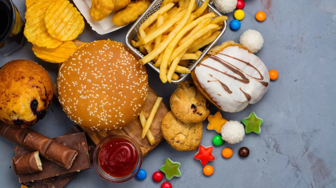 Η υποβαθμισμένη ποιότητα διατροφής απογειώνει τον κίνδυνο χρόνιων νόσων – Τα ένοχα τρόφιμα
