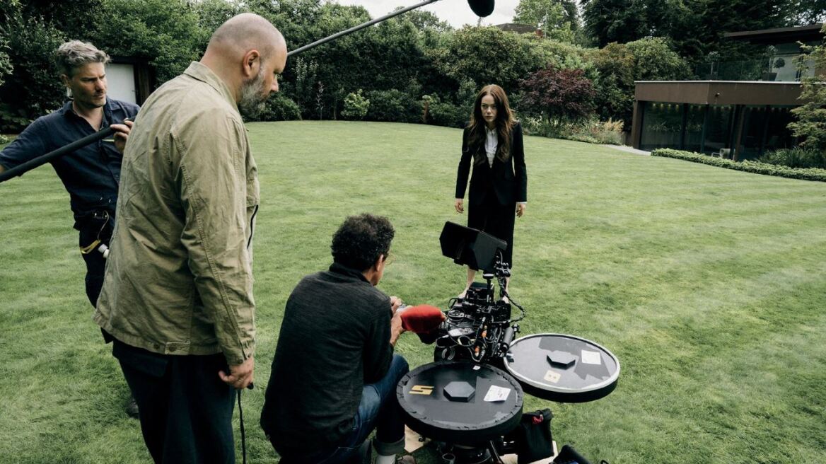 Ο Γιώργος Λάνθιμος στο Marie Claire: «Tο αν είναι ή όχι εξωγήινη δεν είναι το κύριο θέμα της ταινίας»