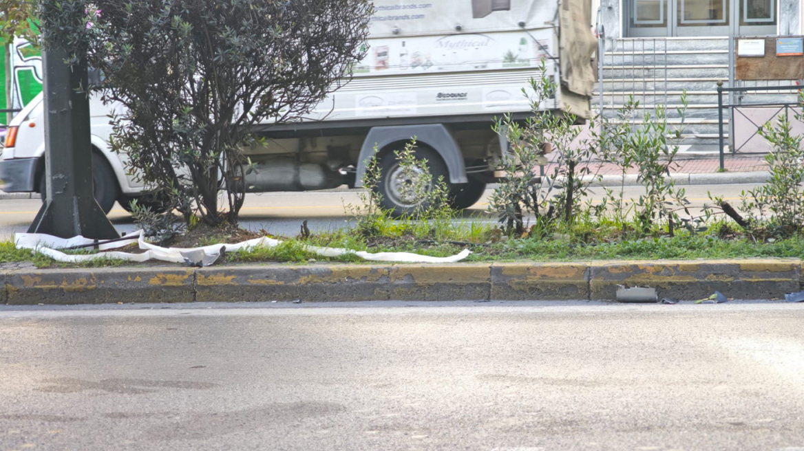 Μοτοσικλέτα παρέσυρε πεζό στη Λεωφόρο Κηφισίας - Προβλήματα στην κυκλοφορία