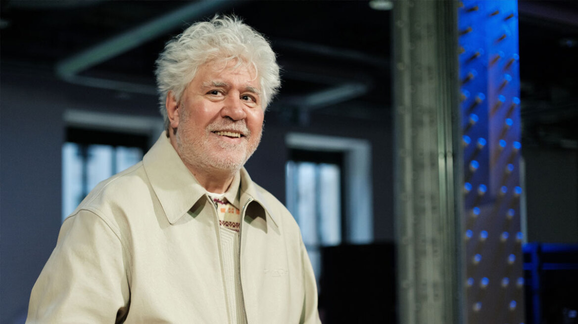 Συνέντευξη Πέδρο Αλμοδόβαρ: Το πολυχρωματικό σύμπαν του μεγάλου σκηνοθέτη