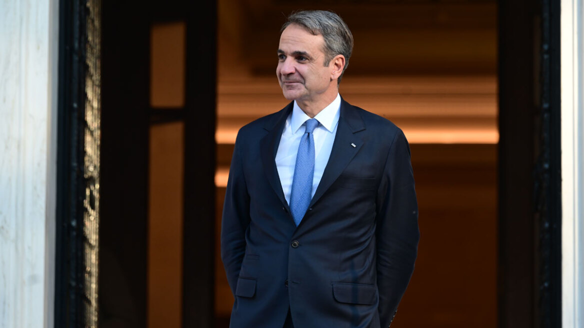 Μητσοτάκης: Από αύριο η μόνιμη ενίσχυση των 250 ευρώ στους συνταξιούχους - Οι αναφορές στην οπλοκατοχή στην Κρήτη και το στεγαστικό