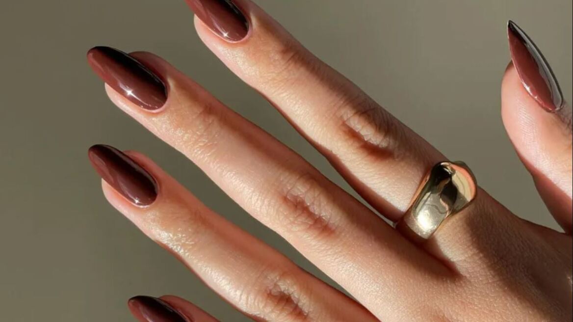 Αυτό είναι το νέο μαύρο στο μανικιούρ της σεζόν