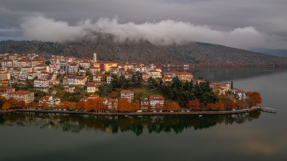 Κατά 18 εκ. ανέβηκε η στάθμη των υδάτων της λίμνης Καστοριάς λόγω των βροχοπτώσεων
