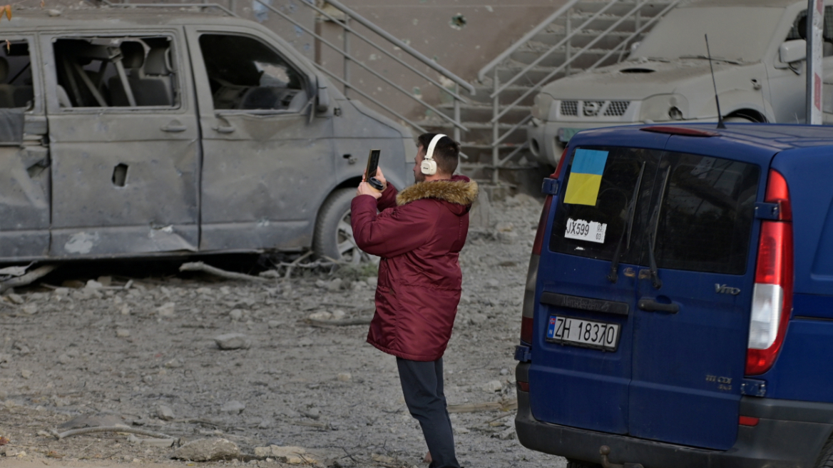 Politico: Πώς η Μόσχα στρατολογεί Ουκρανούς για κατασκοπεία, χιλιάδες οι υποθέσεις εσχάτης προδοσίας