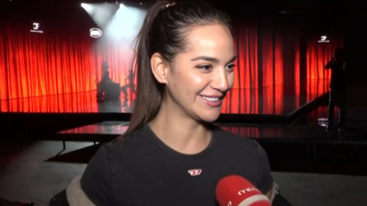 Ρία Ελληνίδου: Θα ήθελα να κάνω όλο τον κόσμο να τραγουδάει στα ελληνικά