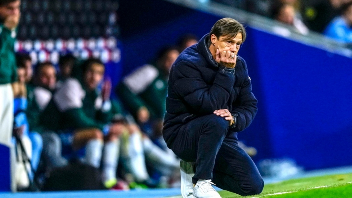 Ματίας Αλμέιδα: «Τρίζει» η θέση του στον πάγκο της Σεβίλλης