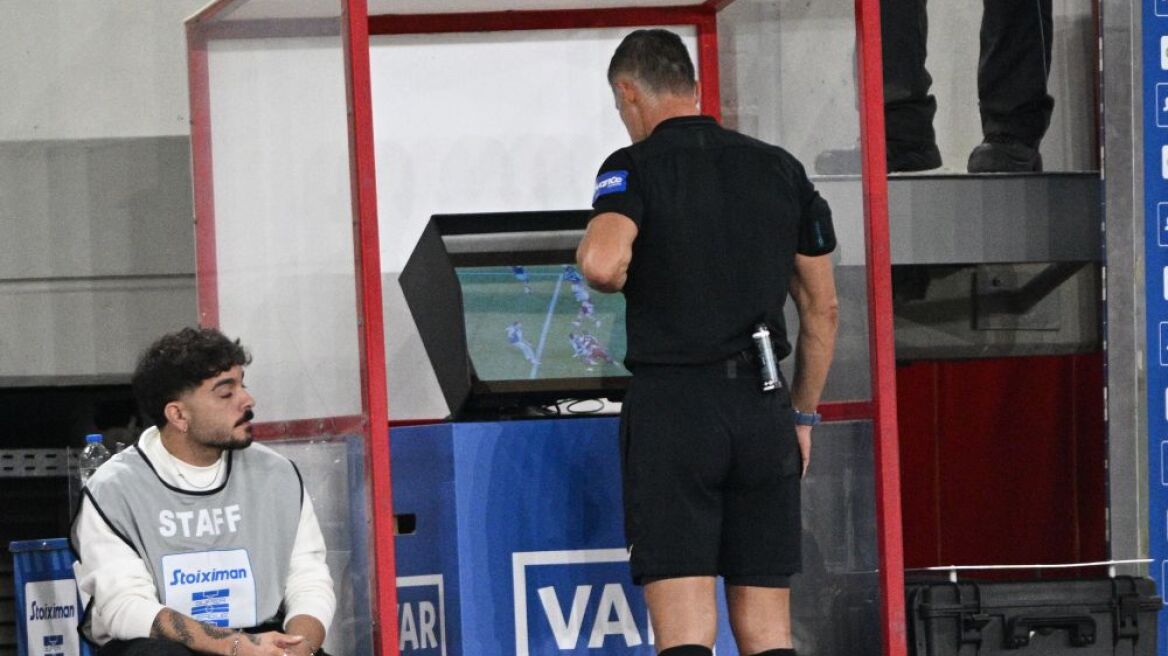 Βαλέρι: Δεν υπάρχει πέναλτι για τον Ολυμπιακό στο ματς με τον Ατρόμητο - Βίντεο
