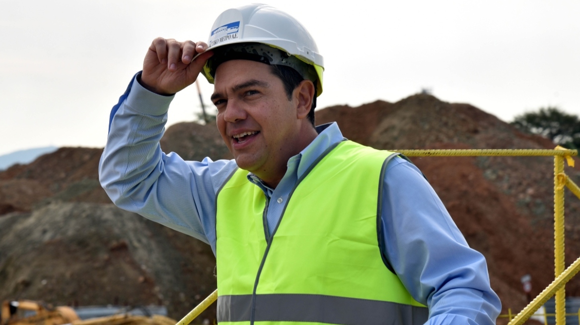 Βιβλίο Τσίπρα: Τα ένσημά του ως πολιτικός μηχανικός - Η απόφαση να εργαστεί στο οικογενειακό γραφείο