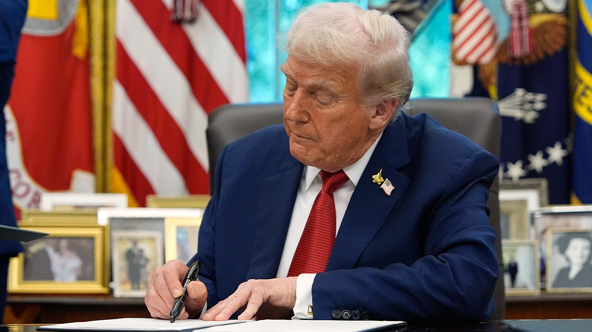 Έρευνα στην Ελβετία για τα πολυτελή δώρα επιχειρηματιών στον Τραμπ - Το Rolex και η ράβδος χρυσού