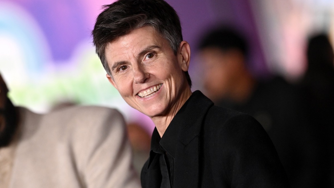 Η κωμικός του «The Morning Show» με καρκίνο του μαστού: «Μην περιμένετε μια διάγνωση να αλλάξει τη ζωή σας»