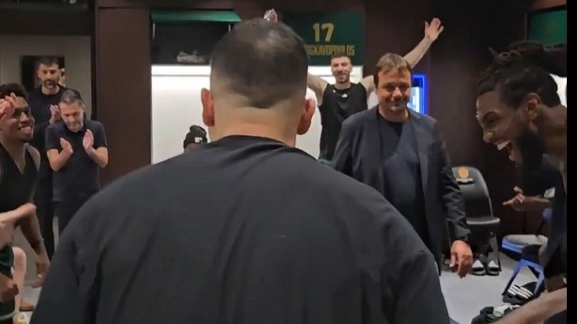 Το... παζάρι Σλούκα-Αταμάν για τα ρεπό και οι πανηγυρισμοί των παικτών