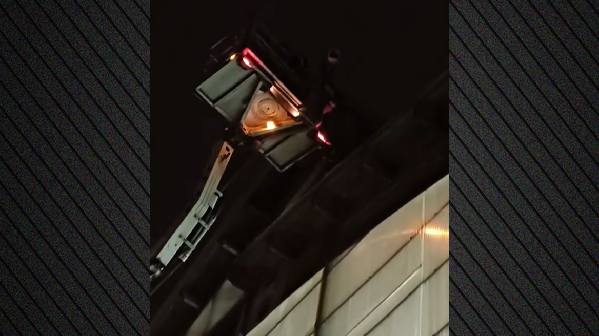 Αποκολλήθηκε πλεξιγκλάς από την οροφή κολυμβητηρίου στην Κέρκυρα - Εκκενώθηκε το κτίριο