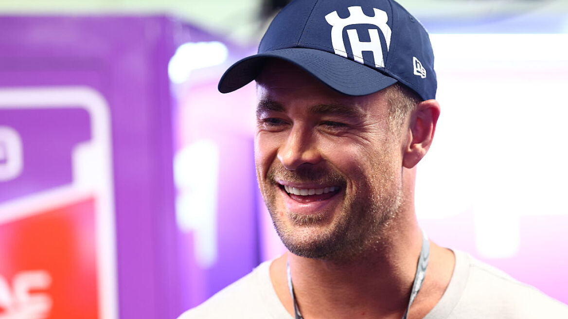 Chris Hemsworth: Το συγκινητικό ντοκιμαντέρ για το «ταξίδι μνήμης» με τον πατέρα του
