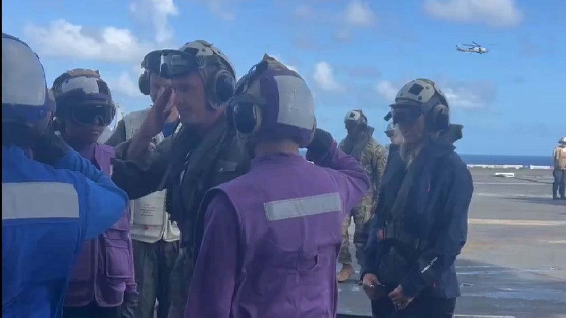 ΗΠΑ: Ο υπουργός Άμυνας Χέγκσεθ επισκέφθηκε το αεροπλανοφόρο «Gerald R. Ford» στην Καραϊβική - Βίντεο