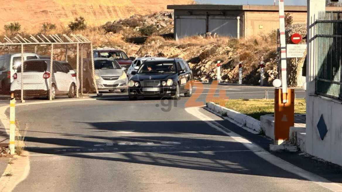 Στην Κρήτη η σορός του 19χρονου Ραφαήλ που σκοτώθηκε από χειροβομβίδα στη Ρόδο