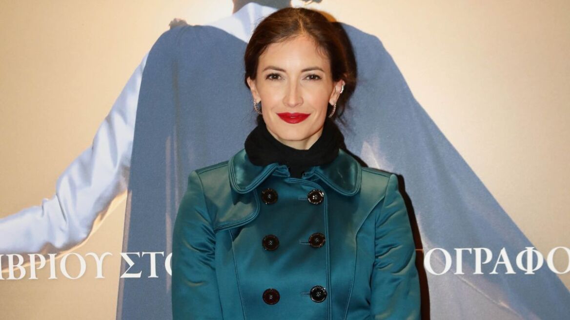 Μάρα Δαρμουσλή: Σκηνοθέτιδα μας έβαλε τιμωρία στο θέατρο, πλάτη στο κοινό να κάνουμε το φύκι