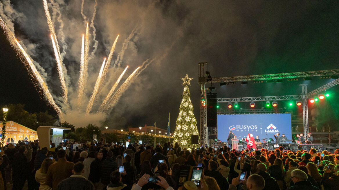 Μια λαμπερή βραδιά και ένας γιορτινός μήνας στη Μαρίνα Φλοίσβου 