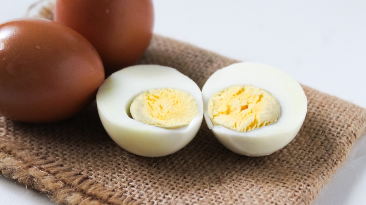 Τι σημαίνει το πρασινωπό «δαχτυλίδι» που σχηματίζεται γύρω από τον κρόκο στα βραστά αβγά;