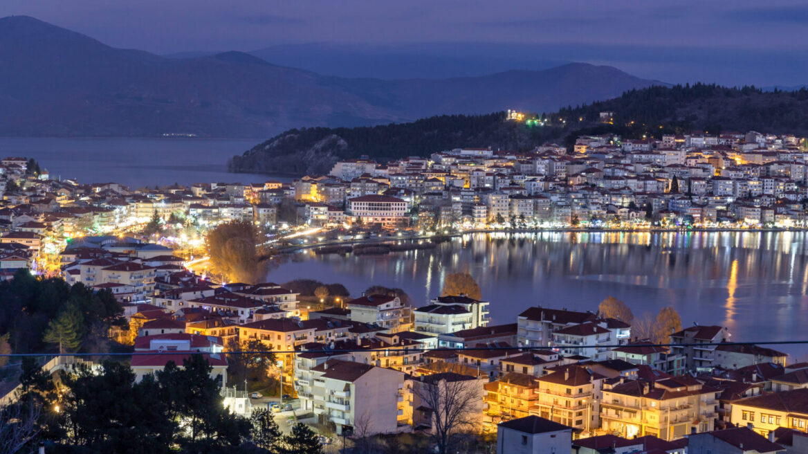 Χριστούγεννα στην Ελλάδα: 5 διαχρονικοί προορισμοί για οικογενειακές διακοπές
