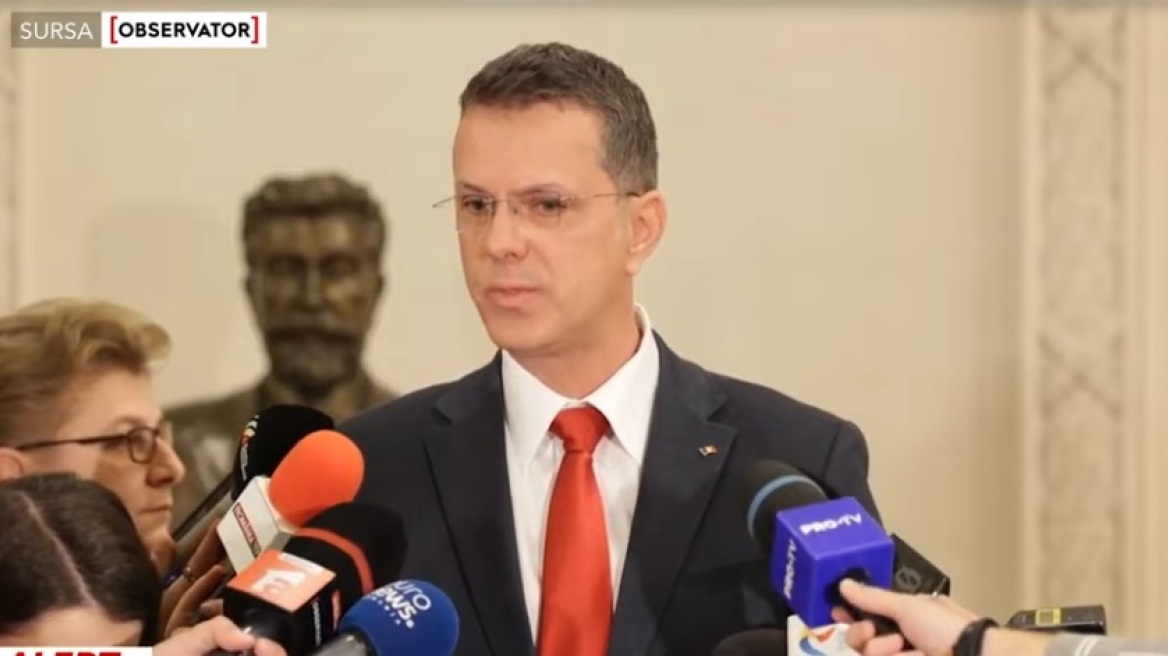 Ρουμανία: Παραιτήθηκε ο υπουργός Άμυνας - Παραδέχθηκε πως είχε δώσει ψευδή στοιχεία στο βιογραφικό του