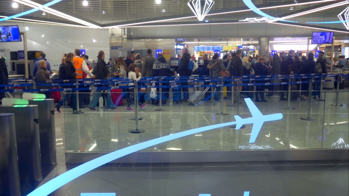 Χαμός στο Ελευθέριος Βενιζέλος: Καθυστερήσεις και προβλήματα λόγω της κακοκαιρίας 