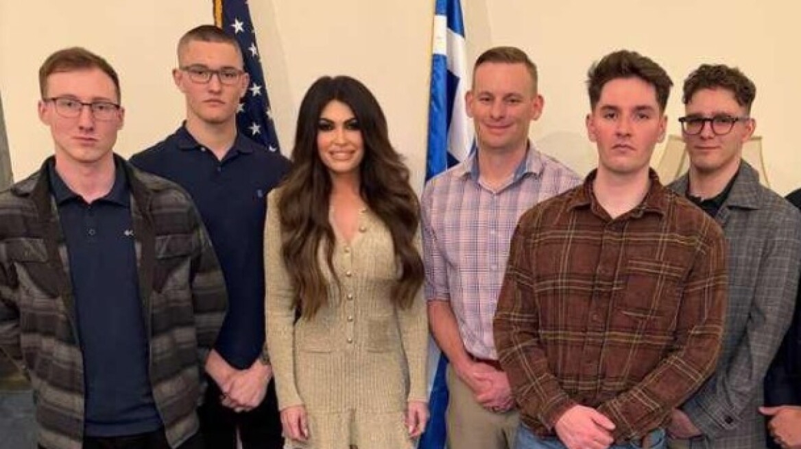 Γκιλφόιλ: Δείπνο για τους Αμερικανικούς Πεζοναύτες για την Ημέρα των Ευχαριστιών