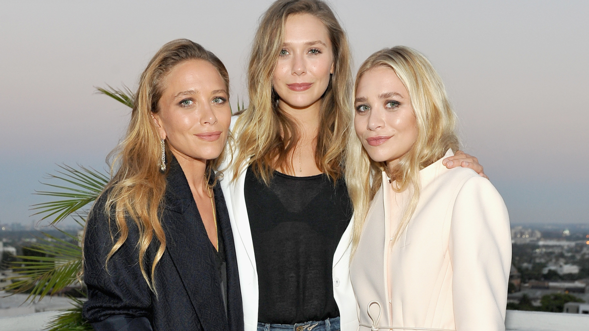 Η Elizabeth Olsen θυμάται τα «χαοτικά» παιδικά της χρόνια με τις διάσημες αδερφές της
