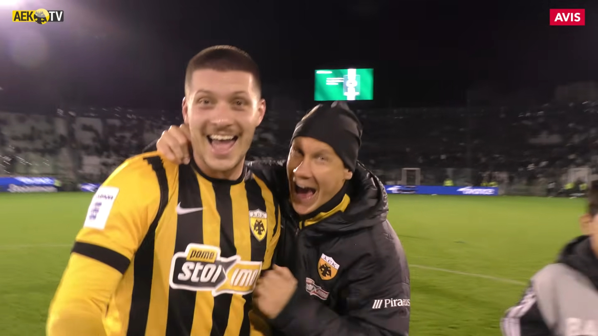ΑΕΚ: Πώς έζησε ο πάγκος το χατ-τρικ του Γιόβιτς και η κραυγή με Βίντα - Βίντεο
