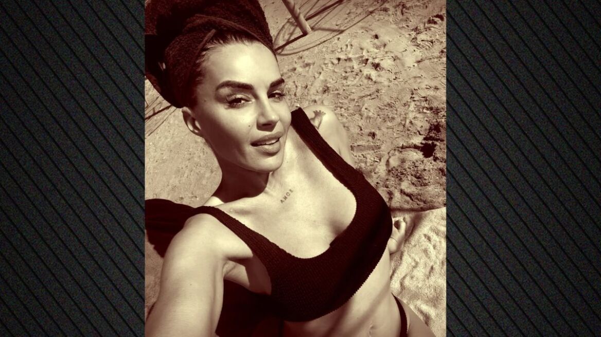 Η Χριστίνα Κολέτσα υποδέχτηκε τον Δεκέμβριο στην παραλία