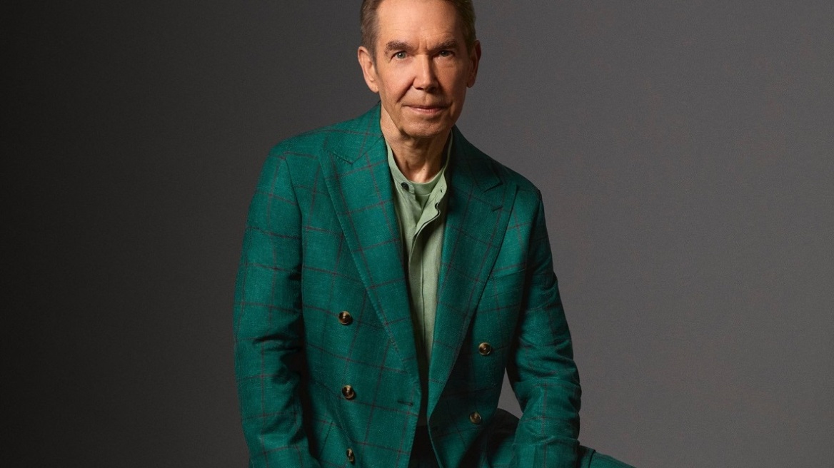 Ο Jeff Koons στο Μουσείο Κυκλαδικής Τέχνης: Η «Αφροδίτη» του συναντά αντίγραφα παλαιολιθικών ειδωλίων
