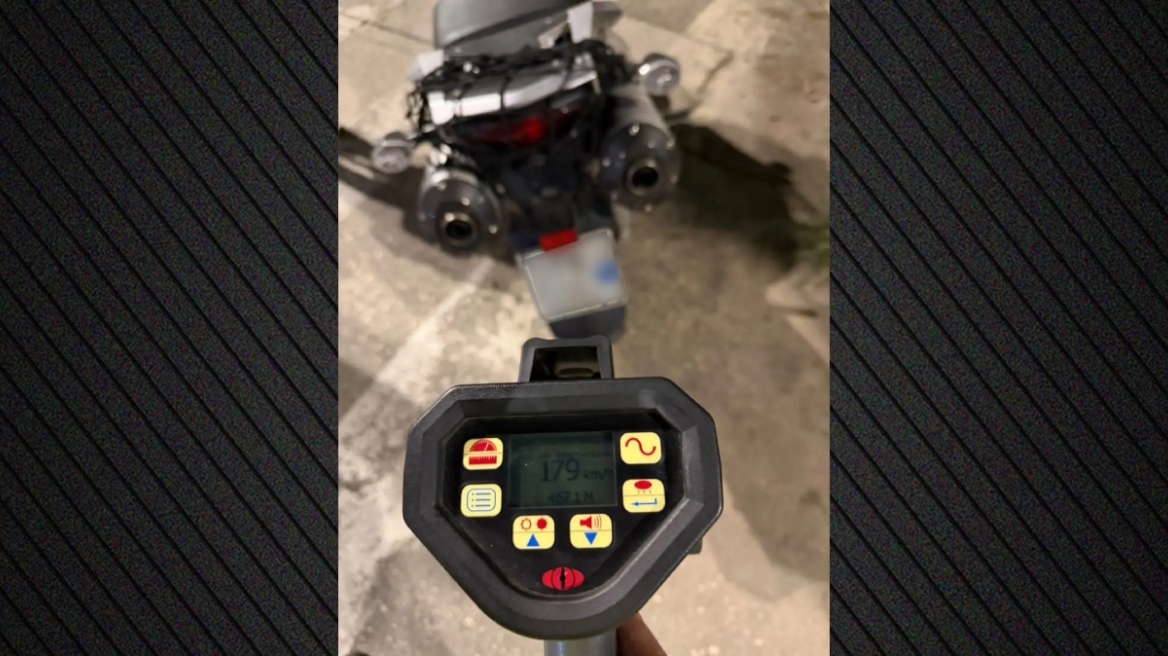 Συνελήφθη οδηγός μηχανής που έτρεχε με 179 χλμ στη Λεωφόρο Βουλιαγμένης