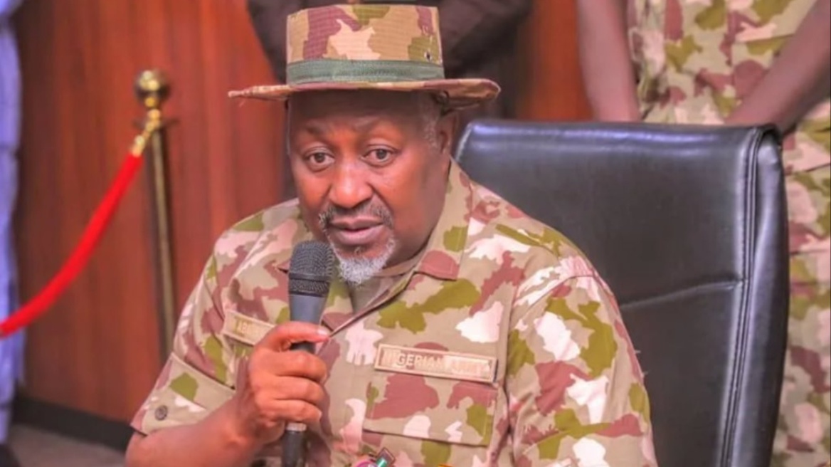 Παραιτήθηκε ο υπουργός Άμυνας της Νιγηρίας μετά το κύμα απαγωγών στη χώρα 