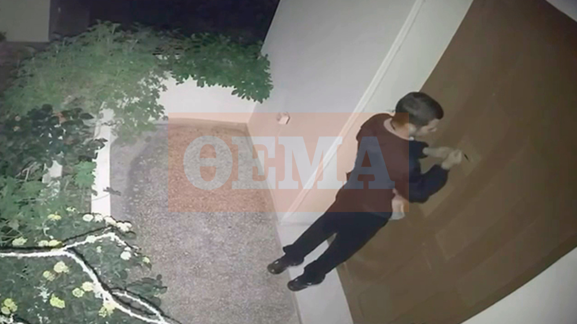 Νέα Σμύρνη: Νεαρός κυκλοφορούσε με κλεμμένο μηχανάκι, λήστευε ανηλίκους και εισέβαλε σε σπίτια - Δείτε βίντεο