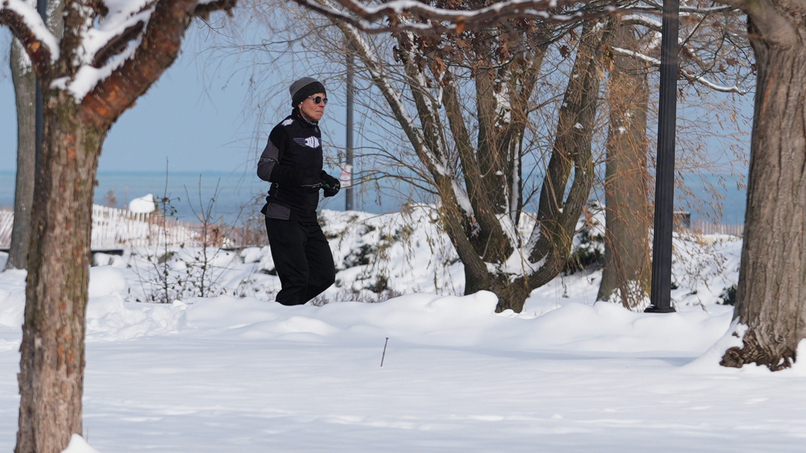 Χειμερινή καταιγίδα σαρώνει τις ΗΠΑ, σοβαρά προβλήματα σε δρόμους και αεροδρόμια, δείτε βίντεο και φωτογραφίες