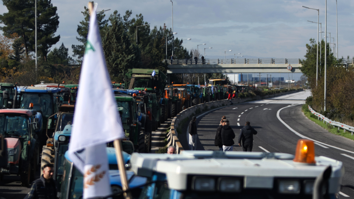 Οι αγρότες κλείνουν σήμερα και το τελωνείο του Προμαχώνα, εξετάζουν σκλήρυνση της στάσης τους
