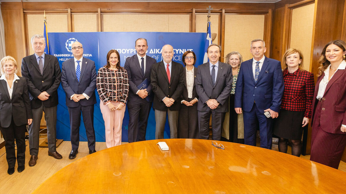 Τα Διοικητικά Δικαστήρια της Πάτρας μεταφέρονται σε νέο κτίριο στο κέντρο της πόλης