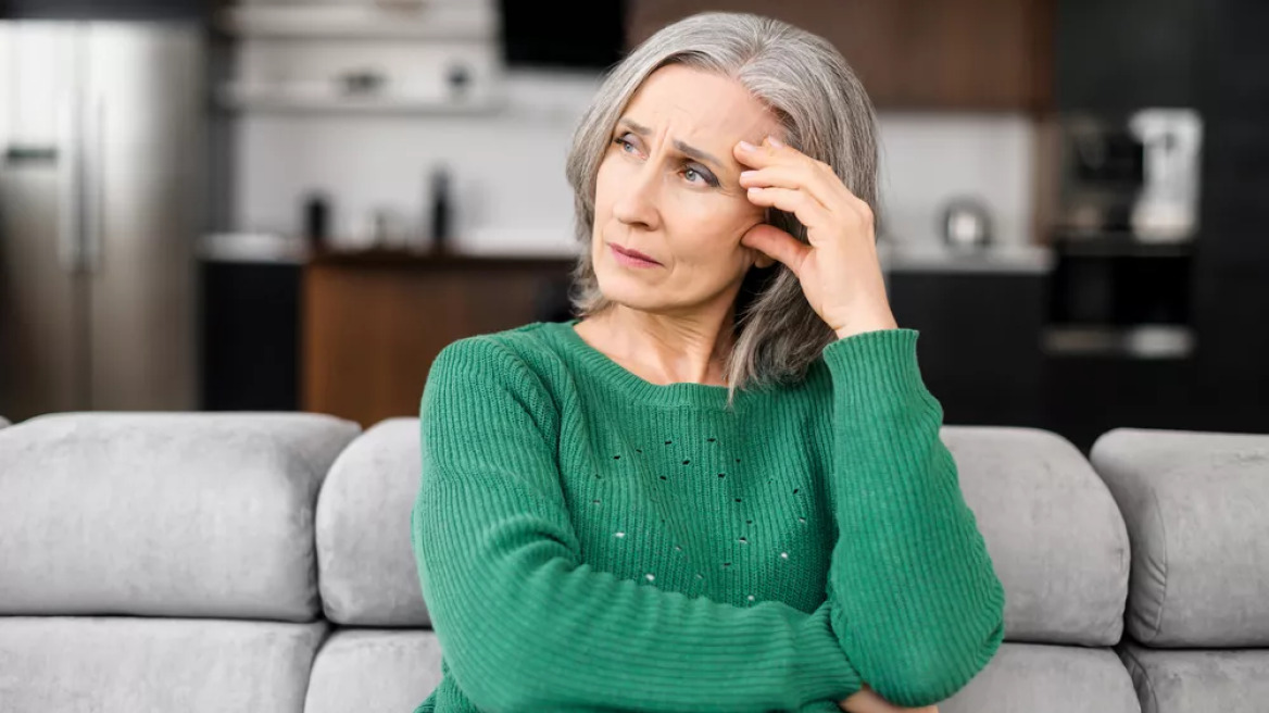 Πατήσατε τα 50 και αισθάνεστε παντελώς «άδειοι» – Πώς να ξαναβρείτε νόημα στη ζωή σας