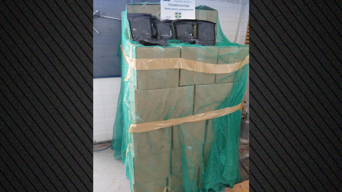 ΑΑΔΕ: Κατασχέθηκε ένας τόνος λαθραίου καπνού ναργιλέ