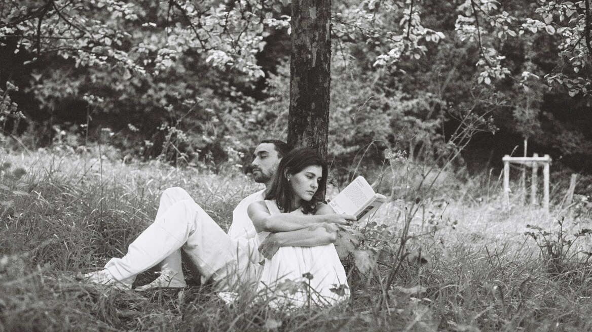 «Bookfishing»: Η νέα τάση στα dating apps που μάλλον πρέπει να μας ανησυχήσει